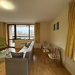 Bliss - Peaceful With Balcony Views דירה בנסקו