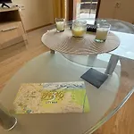 Bliss - Peaceful With Balcony Views בנסקו