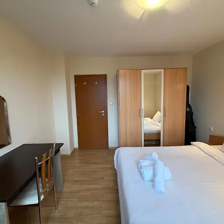 Bliss - Peaceful With Balcony Views בנסקו